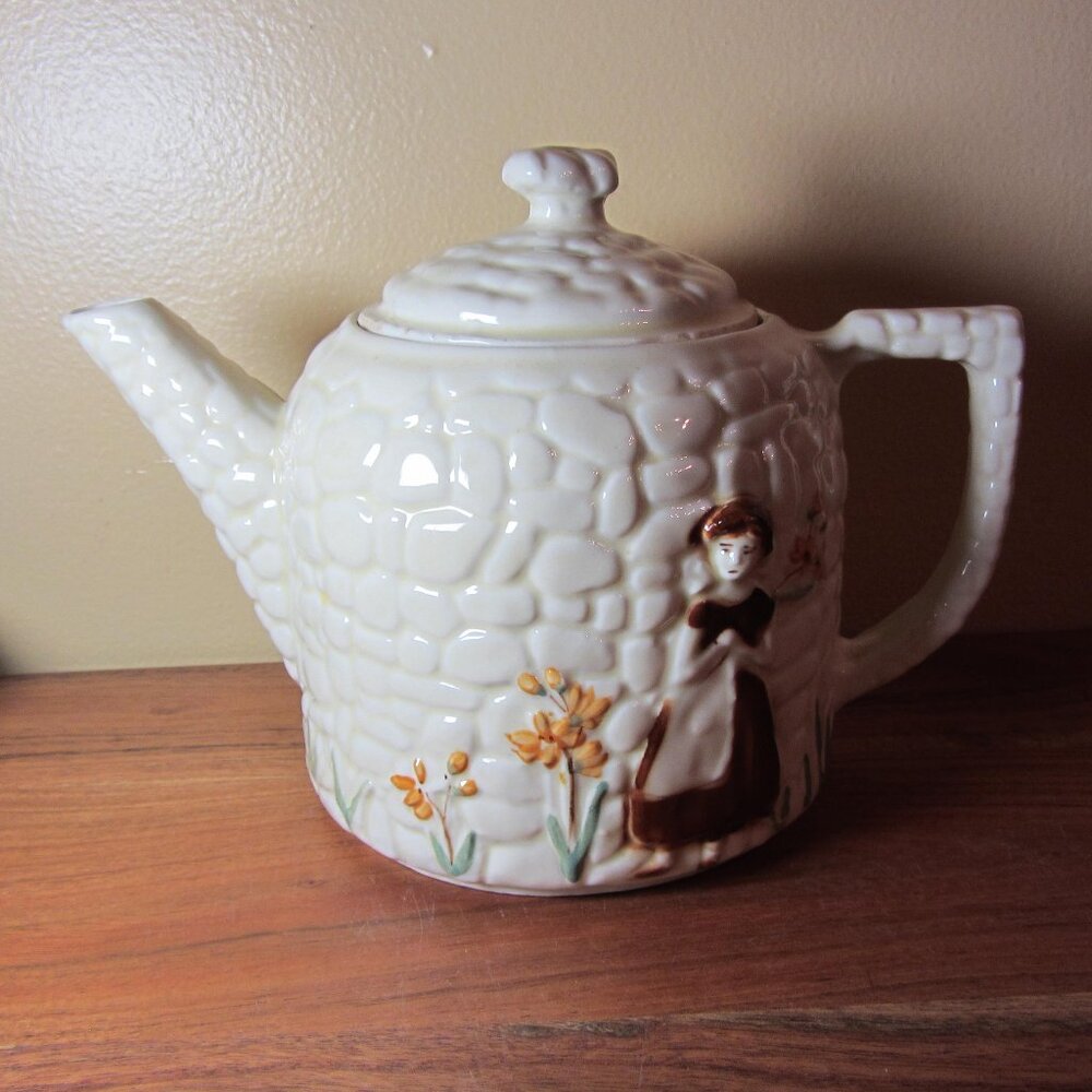 porcelier maiden teapot vintage cottagecore holds almost 8 cups (W4129)
